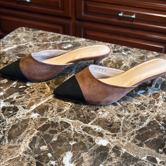 Brown and Black Women's kitten heel - Picture 3 of 4